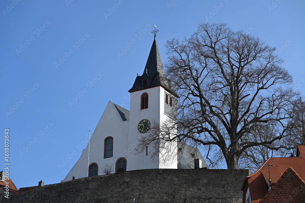 Fototapeta premium Bergkirche in Zwingenberg