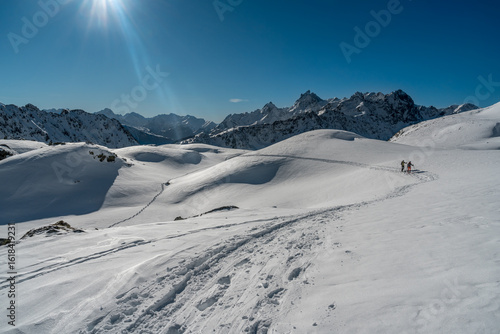 Randonnée à ski , Paysage d' hiver dans la chaîne de Belledonne , Isère , France
