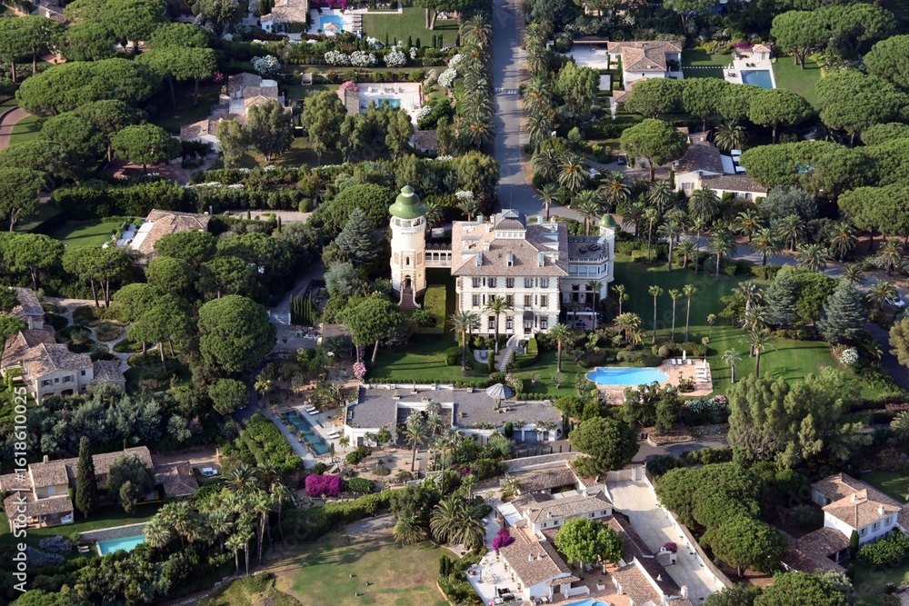 Fototapeta premium Saint Tropez, vue depuis un avion de tourisme