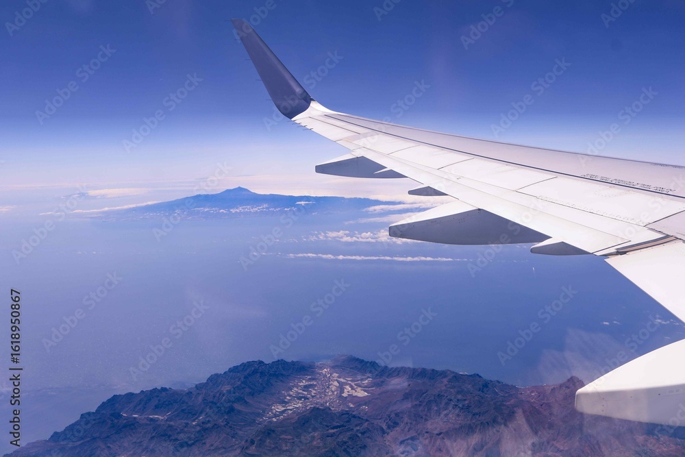 Fototapeta premium view from airplane window - Canary island