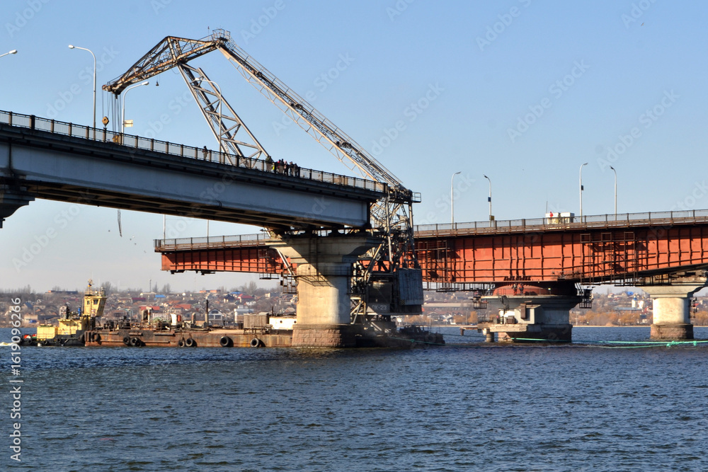 Obraz premium Operational Rotating Drawbridge in Mykolaiv