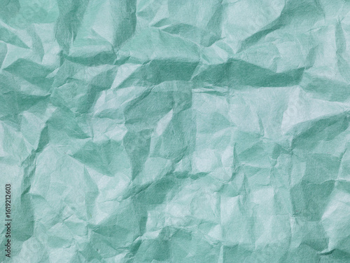 皺をつけた和紙　薄いターコイズブルー