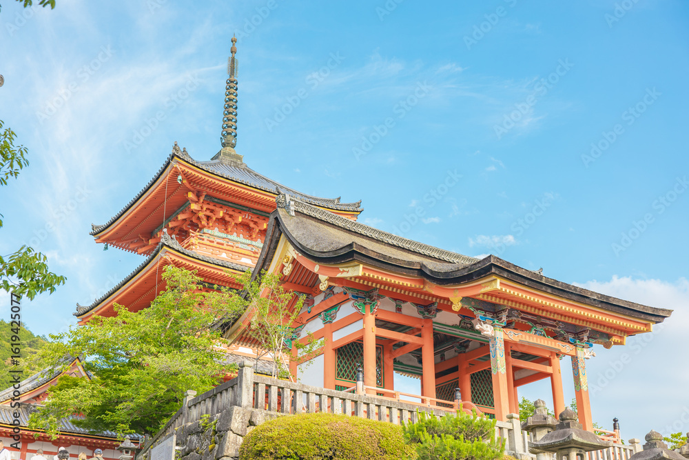 Fototapeta premium Buddhist Temple in Kiyomizu-dera