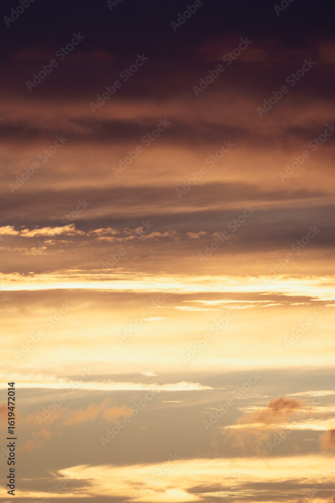Obraz premium Golden sunset clouds