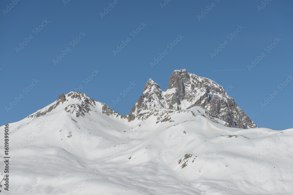 Obraz premium Pic du midi d'Ossau sous la neige, Pyrénées