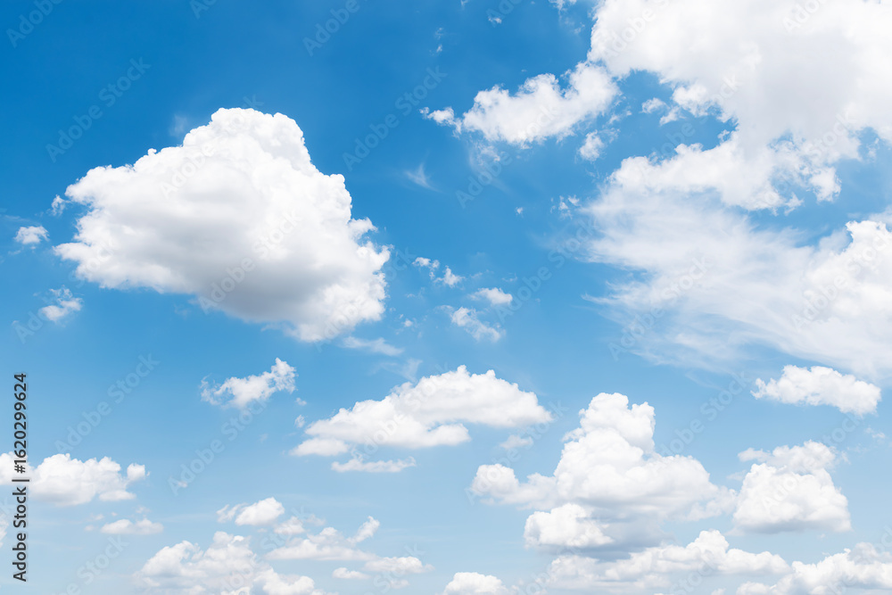 Obraz premium Blue sky with cloud background