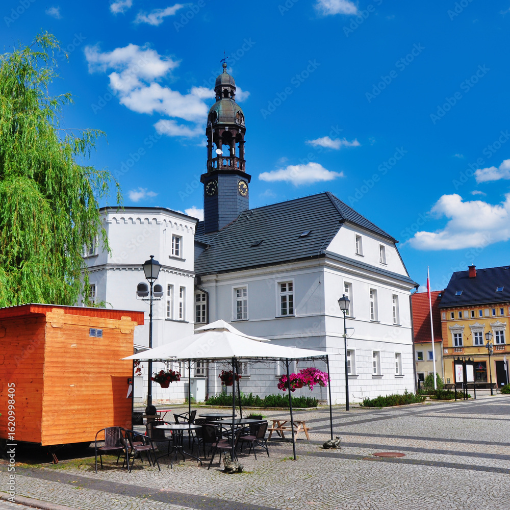 Obraz premium Dolnośląskie, średniowieczne miasto Wleń.widok na ratusz na starym mieście.