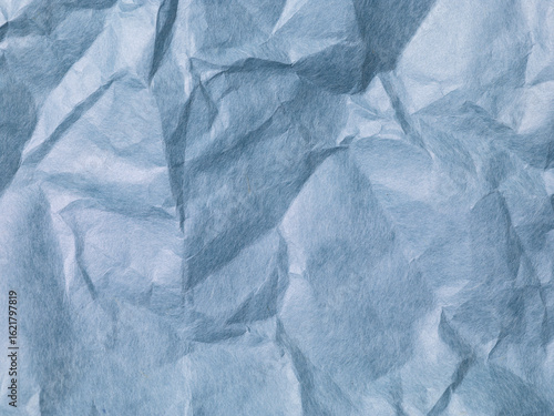 皺をつけた和紙　水色　沈んだ青