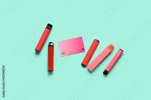 Different electronic cigare...