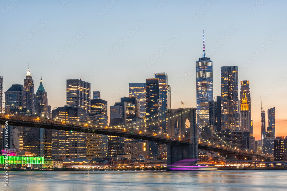 Fototapeta premium The skyline of New York City, United States