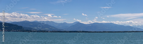 Vista de los Alpes desde el lago Constanza
