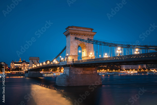 Wallpaper Mural Chain Bridge - Budapest Torontodigital.ca