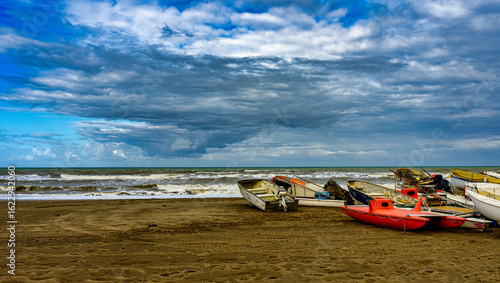 Fototapeta Naklejka Na Ścianę i Meble -  Seascape photographed on the beach at Marina di Castagneto Carducci, Livorno, Tuscany, Italy