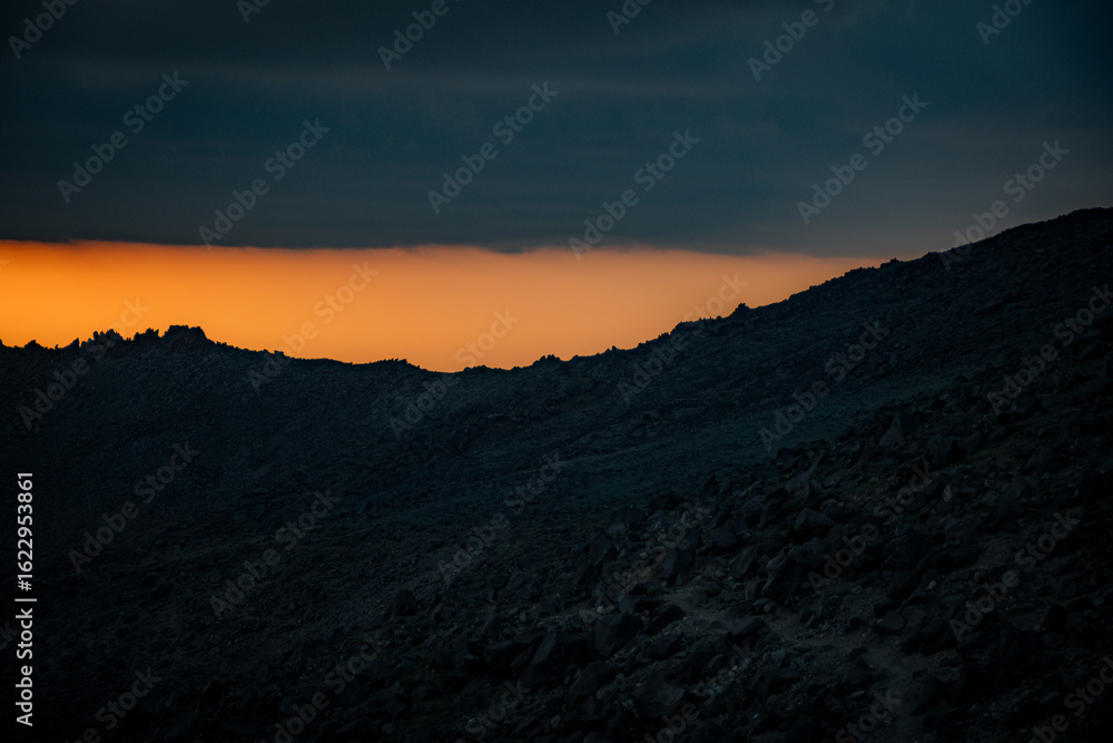 Fototapeta premium sunset in the mountains