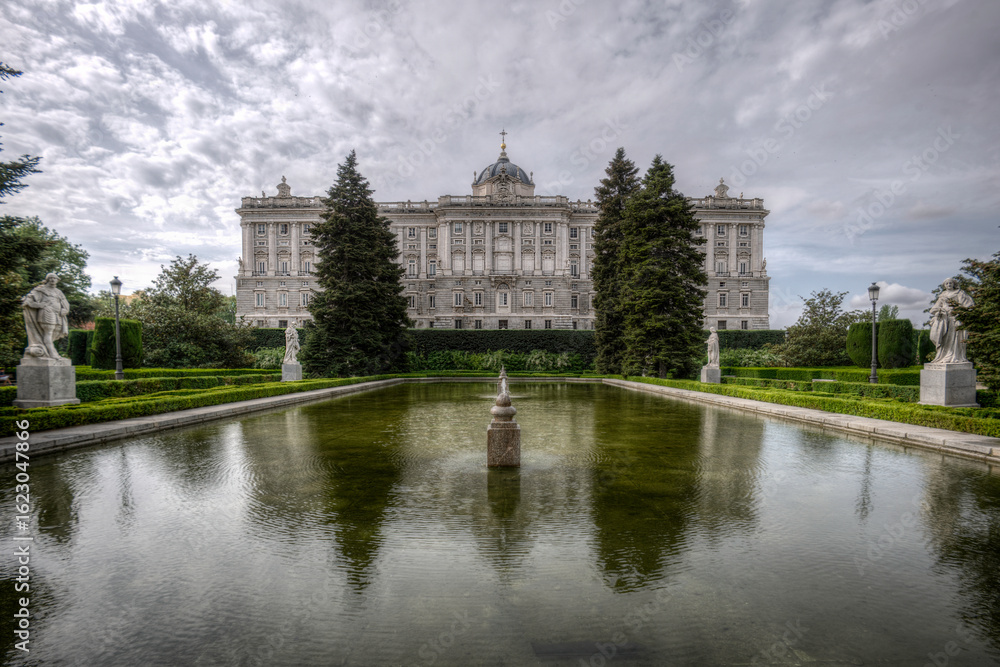 Estanque y Palacio Real de Madrid Estanque y Palacio Real de Madrid