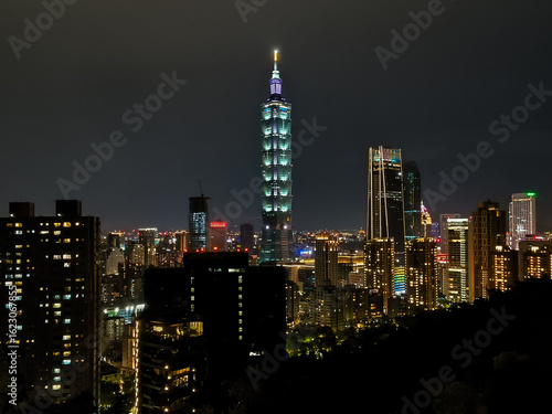 Wallpaper Mural 台湾・台北 象山から台北101の夜景 Torontodigital.ca