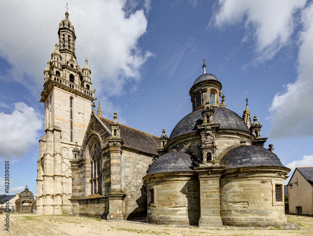 Fototapeta premium Enclos paroissial de Pleyben dans le département du Finistère - Bretagne