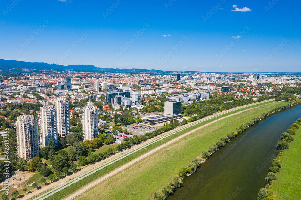 Obraz premium Panoramic view of the Sava river in Zagreb, Croatia, city skyline in background