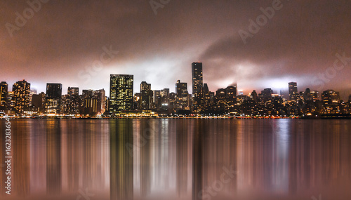 new york city skyline at night