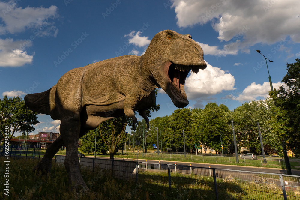 Fototapeta premium to nie zabawka , prawdziwy dinozaur t-rex