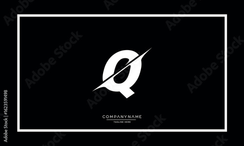 Alphabet letters Q or QQ logo monogram