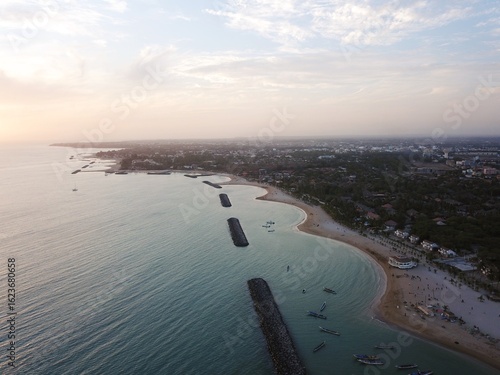 Fényképezés Coucher de soleil sur la plage de Saly au Sénégal - Vue aérienne drone