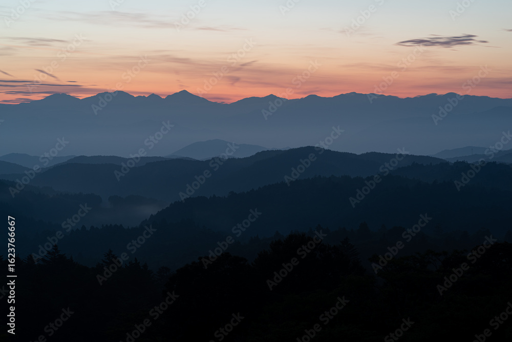 Fototapeta premium 夜明け前の静かな時間