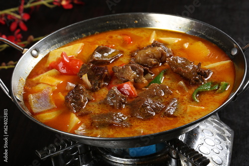 Chinese cuisine, Cantonese cuisine, curry beef brisket pot