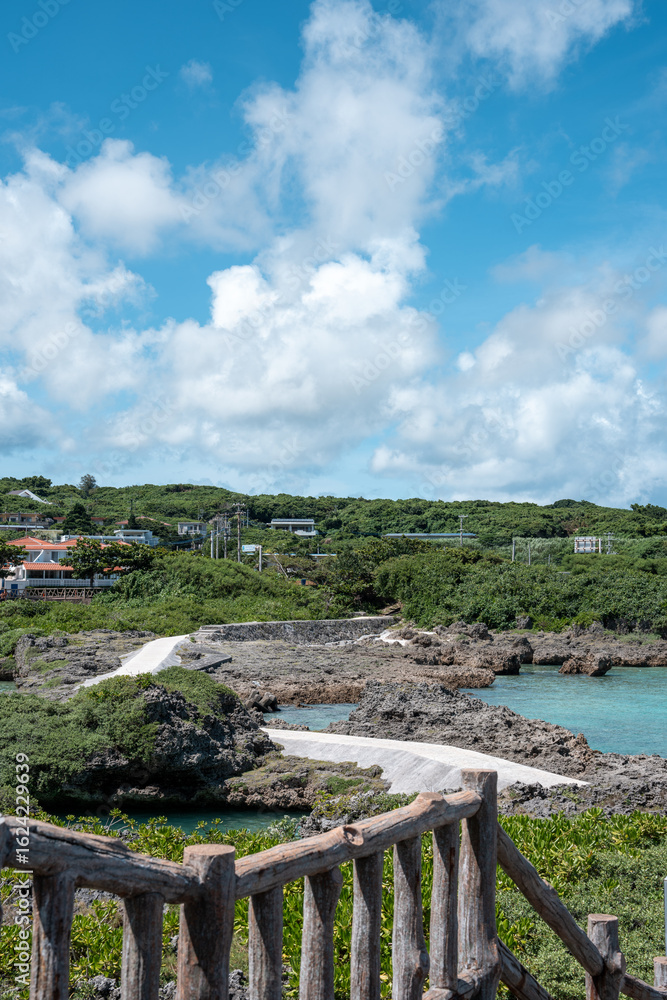 Obraz premium 宮古島の海と空と山の景色