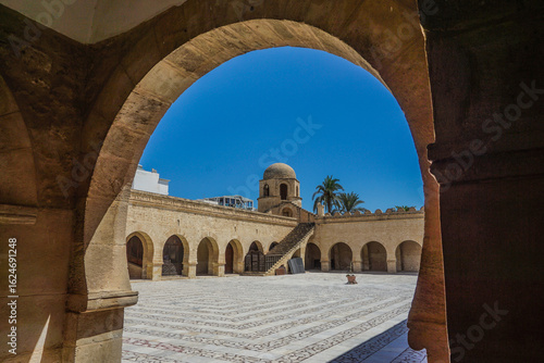 Cuadro en lienzo The Great Mosque of Sousse: An Icon of Islamic Heritage on Tunisia’s Mediterrane