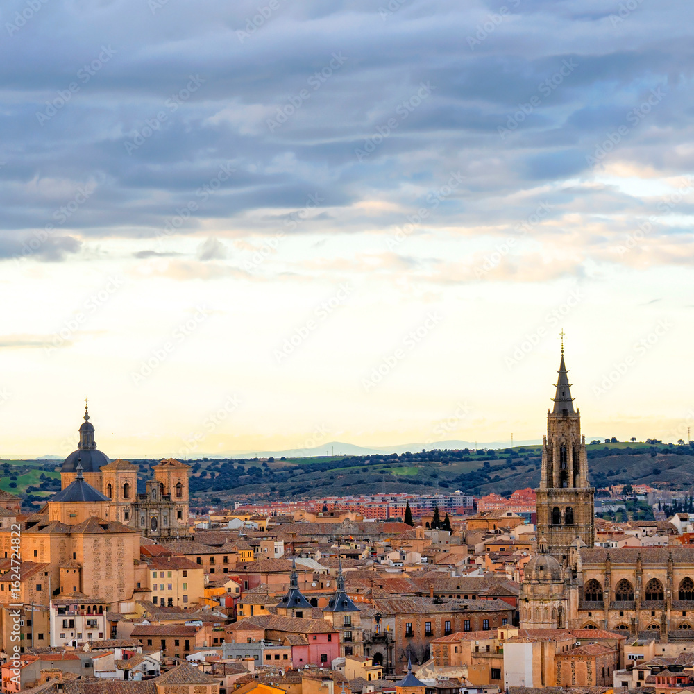 Obraz premium Spain. Toledo with Alcazar castle at sunset, Castilla-La Mancha