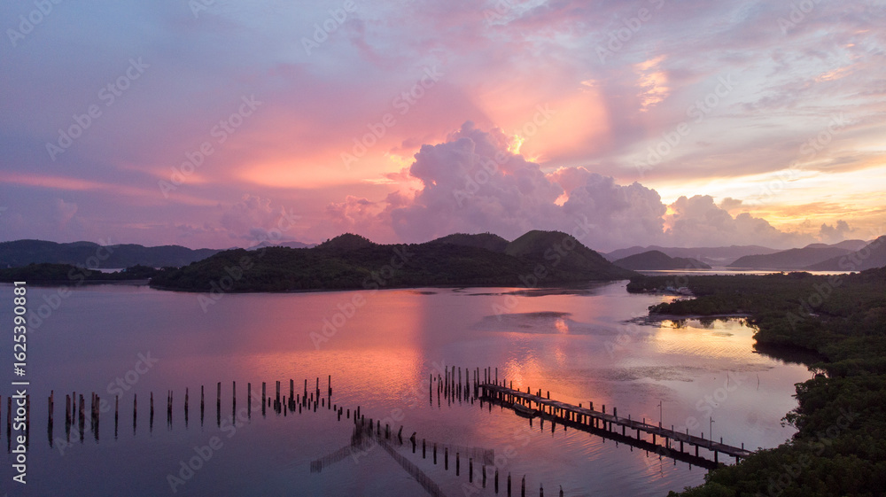Fototapeta premium lake sunset