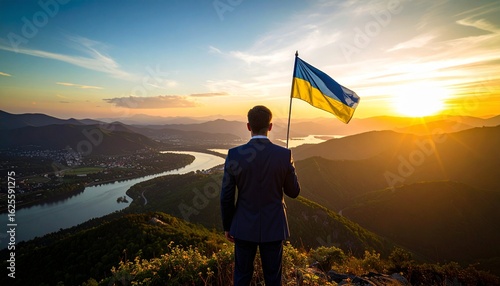 ウクライナ国旗を持っているビジネスマン