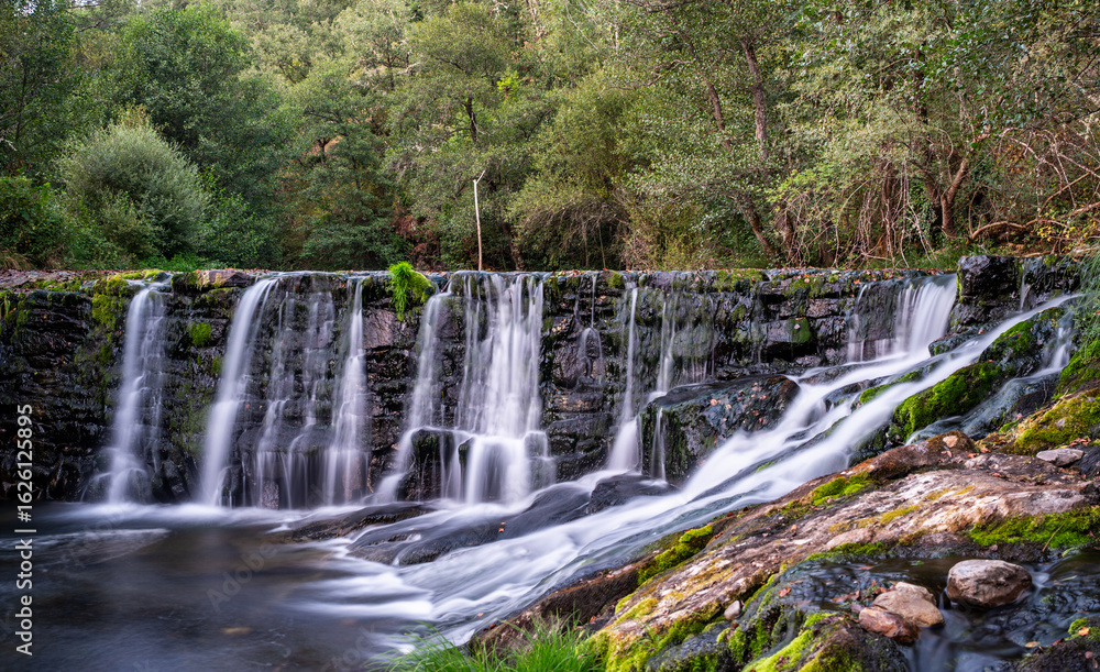Obraz premium Beautiful waterfall photo in Europe
