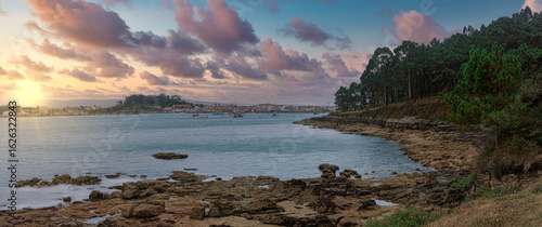 Bahía de las Rías Baixas al atardecer
