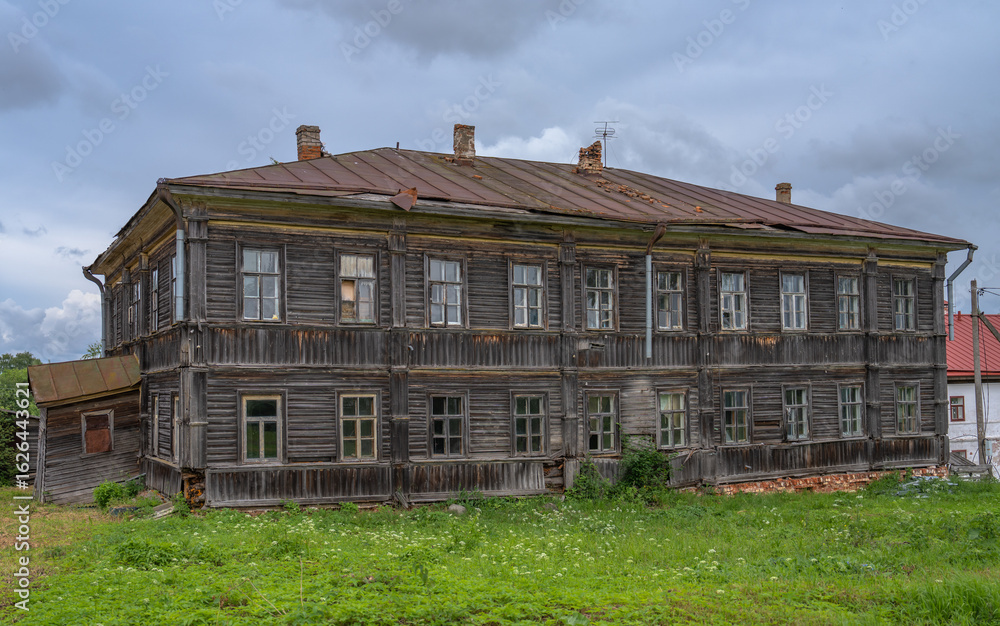 Fototapeta premium old wooden house
