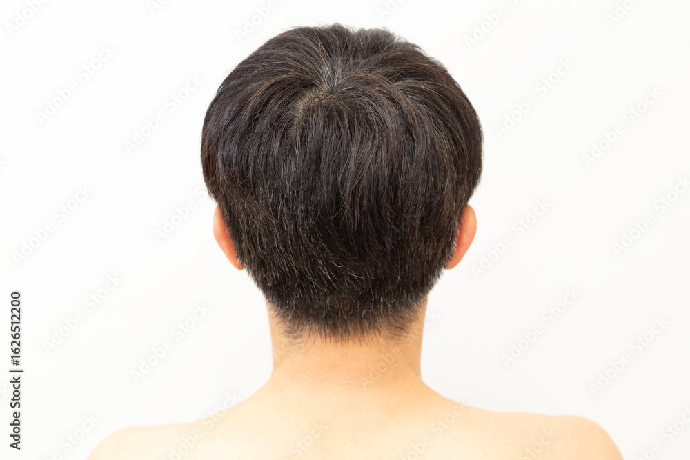 Naklejka premium 男性の後頭部 白バック