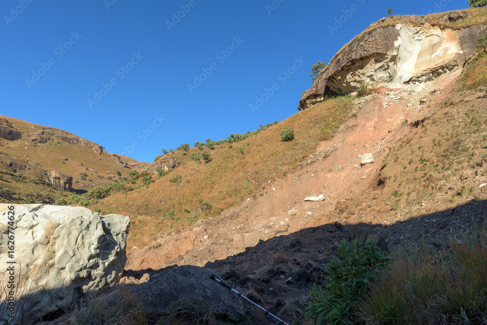 Rock fall on hiking trail from Mahai camp to Witsieshoek Rock fall on hiking trail from Mahai camp to Witsieshoek