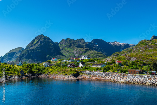 Navigando da Bod&oslash; verso le isole Lofoten: un arrivo dal mare al porto di Moskenes davvero spettacolare
