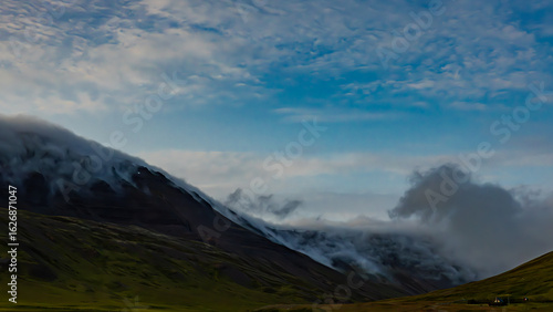 Vulkanisch inspirierende Landschaft in Island