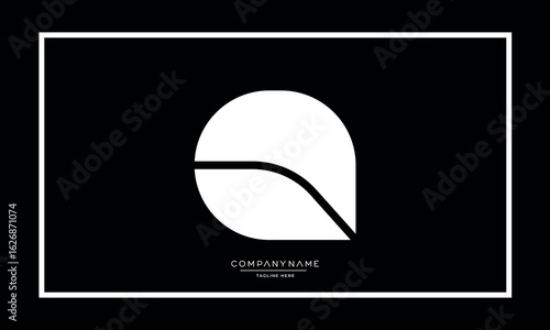 Alphabet letters Q or QQ logo monogram