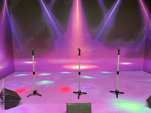 無人のアイドルのステージ（ミニチュア）