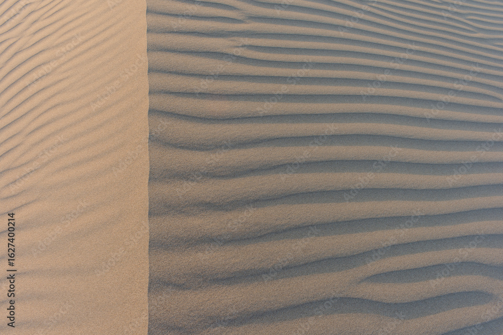 Obraz premium desert sand lines and shadow