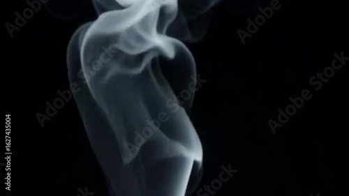 Soft Smoke Loop on Black Background – Cinematic Overlay