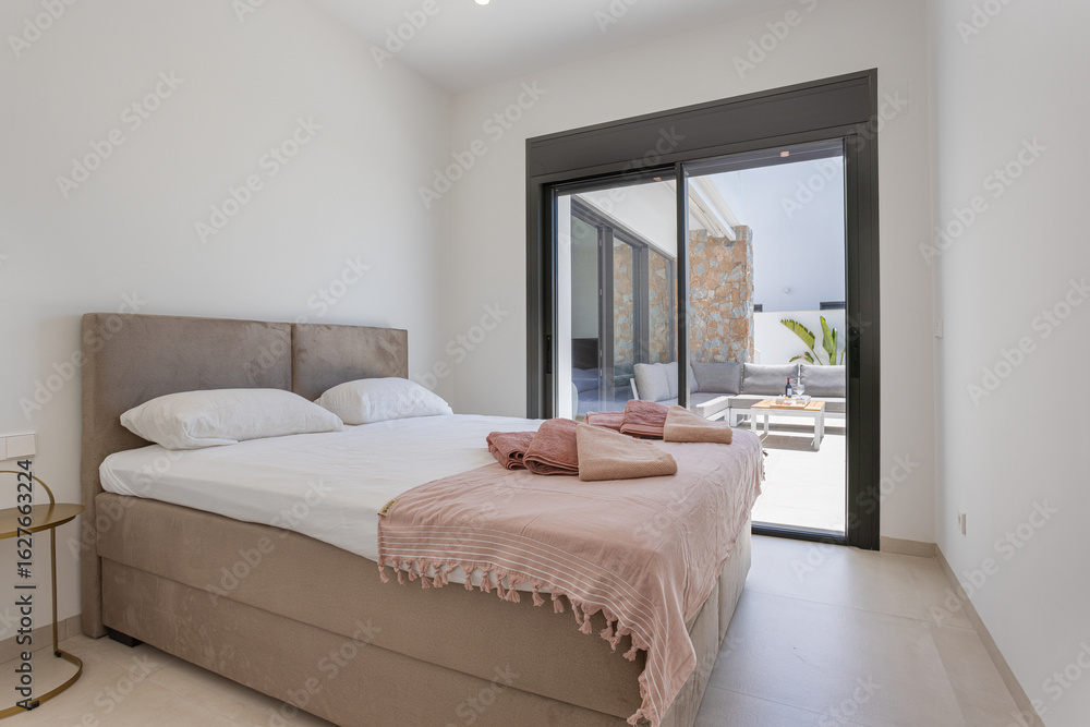 Fototapeta premium Modern Bedroom with Terrace Access