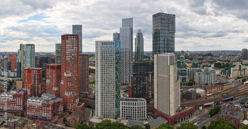 Obraz premium Modern High-Rises of Nine Elms and Vauxhall, South London