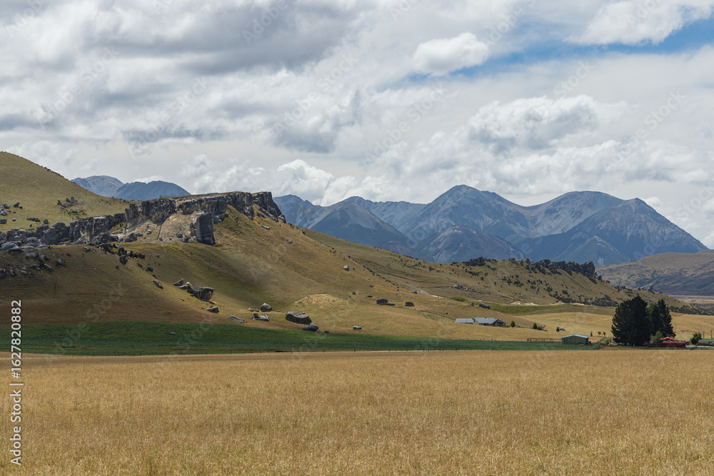 Fototapeta premium ニュージーランド カンタベリーのキャッスル・ヒル / クラ・タフィティ保護地域の風景