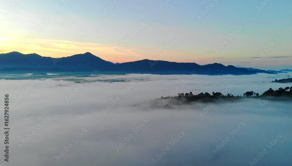 Fototapeta premium sunrise in the mountains