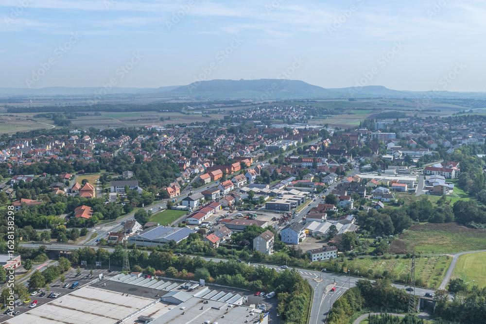 Obraz premium Sonniger Spätsommertag im unterfränkischen Maintal bei Kitzingen