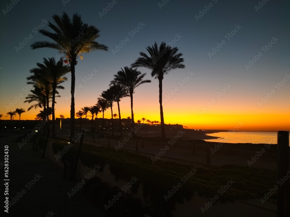 Obraz premium Dramatic clouds and sunset over the Egyptian sea